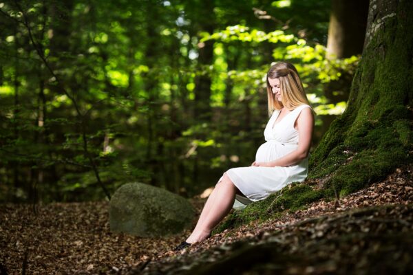 Zwangerschapsfotografie in Enschede: waarom deze bijzondere periode het waard is om vast te leggen